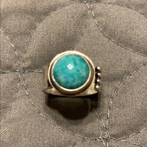 EUC Unique Sterling Silver & Turquoise ring